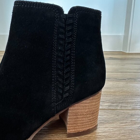 Blondo Waterproof Booties Black w/ Stitching Detail Size 7 *Like New with Box* - Picture 13 of 16